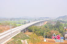 施工中的成绵乐铁路客运专线谭家坝特大桥 施工中的成绵乐铁路客运专线谭家坝特大桥