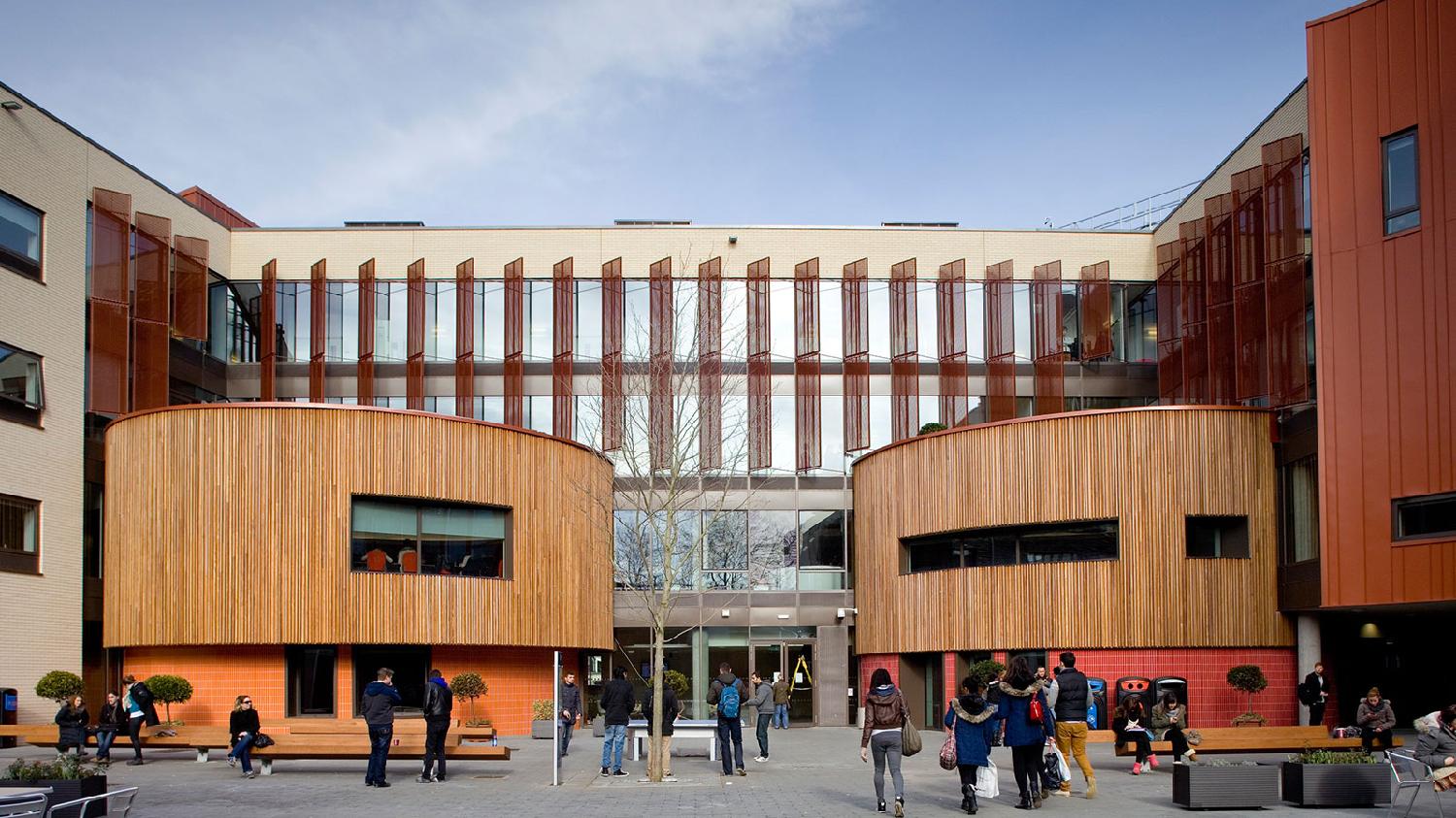 standfordshire university(斯坦福厦大学), anglia ruskin
